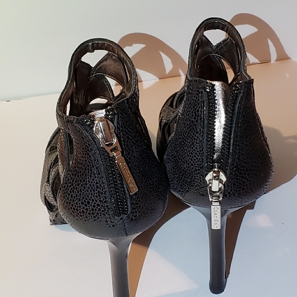 Sexy Ladies sz 8M Calvin Klein Black Heels - Picture 2 of 8